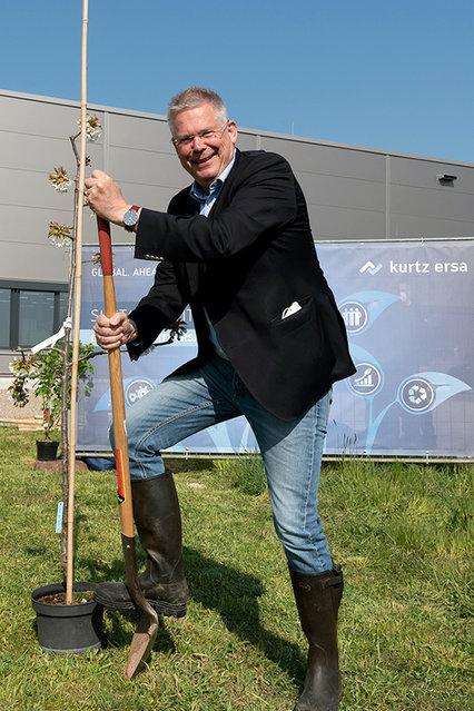 Kurtz Ersa CEO Rainer Kurtz at the tree planting campaign on April 28 in Kreuzwertheim Kurtz Ersa CEO Rainer Kurtz at the tree planting campaign on April 28 in Kreuzwertheim