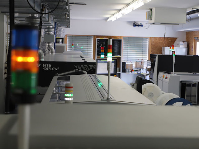 The HOTFLOW THREE in the electronics production of the Technische Alternative