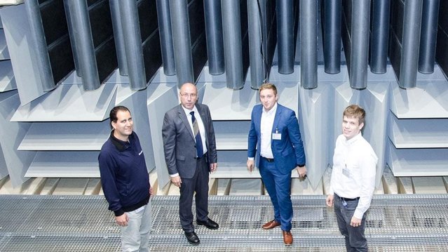 Business partners Ziehl-Abegg and Ersa in the 1,250 t air and noise test bench, in which volume flows of up to 100,000 m3 of air per hour and pressures of over 3,000 Pascal can be measured Business partners Ziehl-Abegg and Ersa in the 1,250 t air and noise test bench, in which volume flows of up to 100,000 m3 of air per hour and pressures of over 3,000 Pascal can be measured