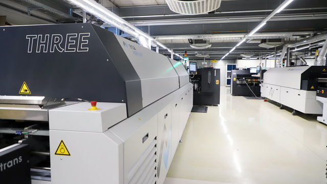 HOTFLOW THREE reflow soldering system in TELE production