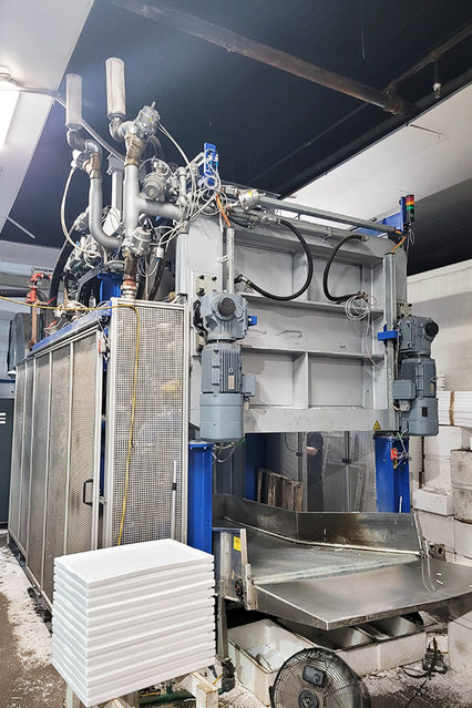 Kurtz Moulding Machine with e-Drive Kurtz Moulding Machine with e-Drive