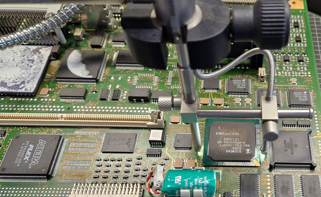 Excerpt non-destructive BGA inspection with ERSASCOPE 