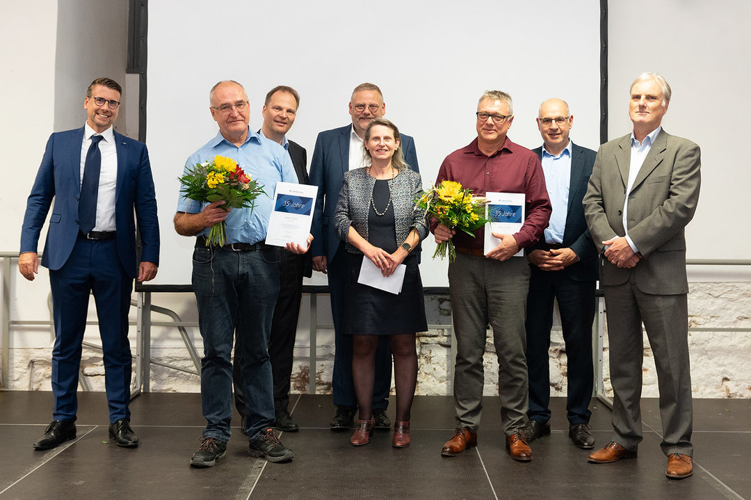 35 years with the company (from left): Massimo de Vivo, Stefan Ludwig, Dr. Michael Fischer, Thomas Mühleck, Dr. Astrid Rota, Klaus Schmid, Andrea Carta, Hubert Baren