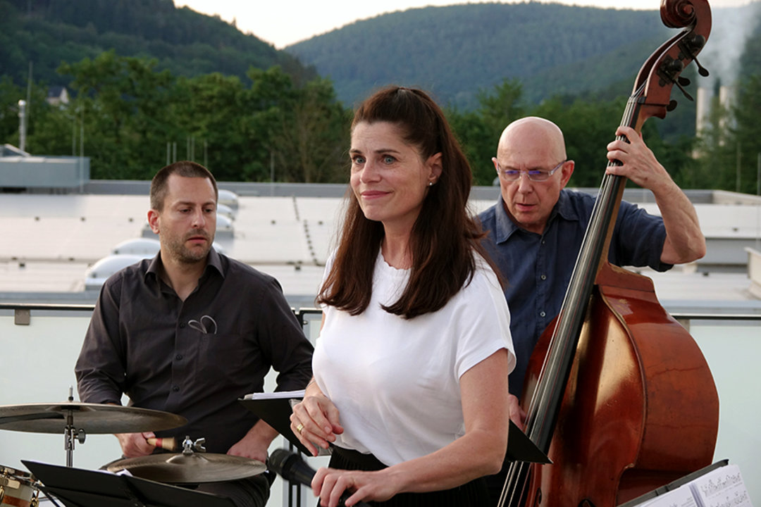 Long time no hear: musical background with live jazz at the technology forum in Wertheim 