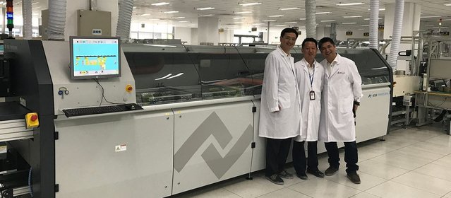 Happy with the throughput achieved (from left to right): David Chen, General Manager Kurtz Shanghai Limited (KSL), Mr. Huang, Lane Cao (Ersa Sales Manager)