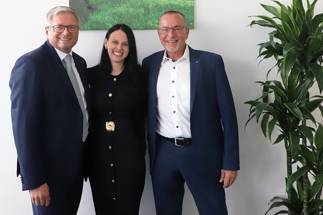 Attending the opening in Romania on behalf of Ersa (from left): Rainer Krauss (General Sales Manager), Laura Schulz (Head of Strategic Sales) and Hansjürgen Bolg (Head of Tools, Rework & Inspection)