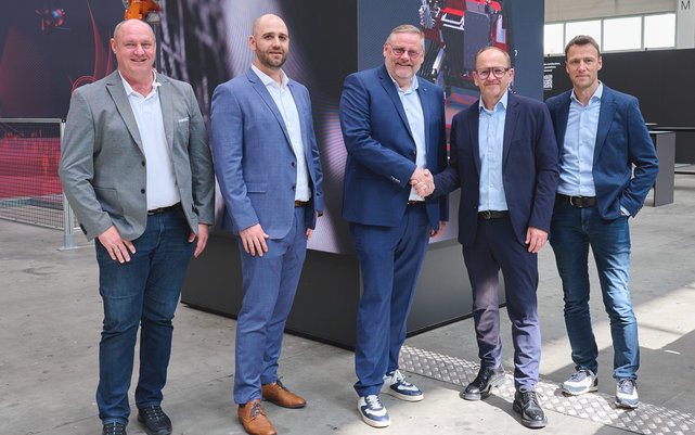 From left to right: Thomas Rathner (Head of Casting Technology, Fill), Christian Diehm (Head of Central Finance, Kurtz Ersa), Thomas Mühleck (CEO Kurtz Ersa), Andreas Fill (Owner and CEO, Fill), Martin Reiter (CFO, Fill), Photo: Fill