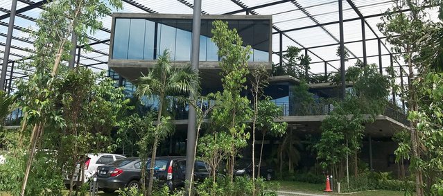 An unusual industrial site - Paramit´s "Factory in the Forest" in Malaysia