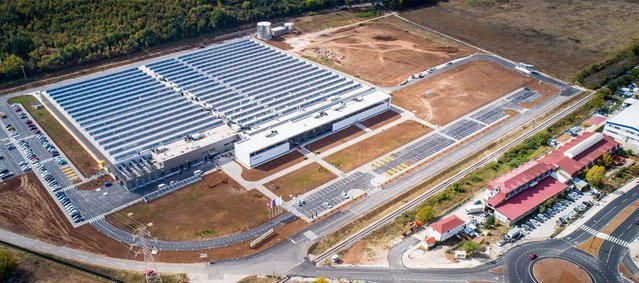 A view from above on the new plant of the Zumtobel Group in Niš consisting of two production areas: Production area 01 for components (Tridonic) and 02 for lamps (Zumtobel)