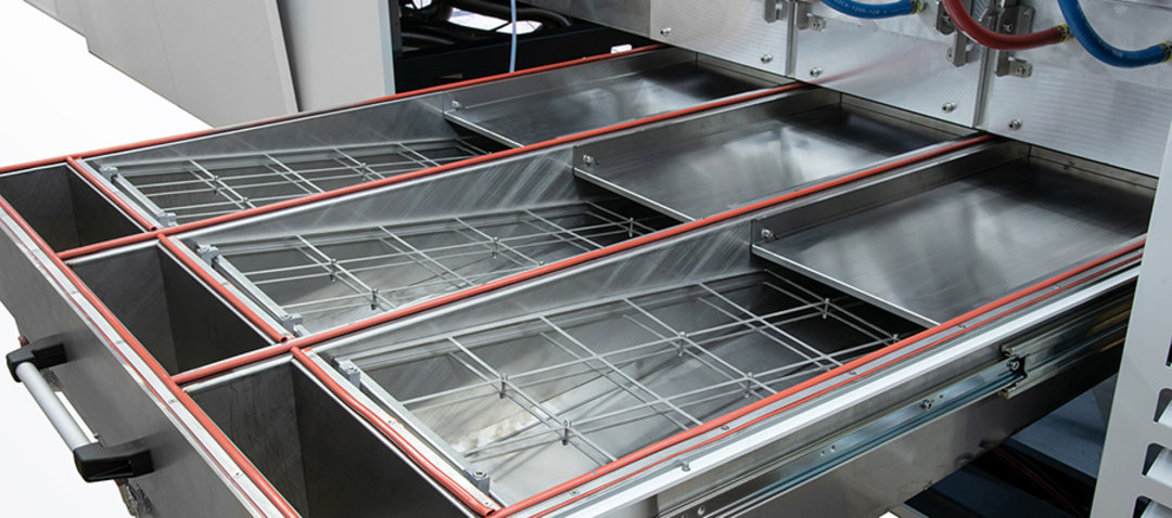 Ersa HOTFLOW THREE with three-stage cleaning system for up to twelve weeks of continuous operation Ersa HOTFLOW THREE with three-stage cleaning system for up to twelve weeks of continuous operation