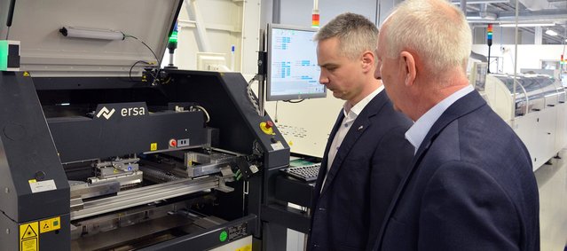 Telux Managing Director Jozef Sadlek and PBT Sales Manager Michal Duda at the Ersa VERSAPRINT stencil printer with integrated 3D-SPI