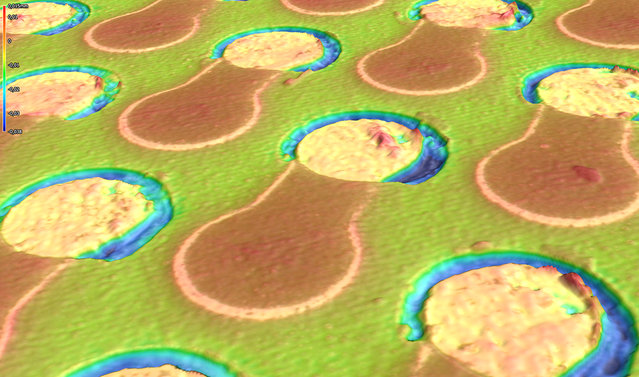Cleaning result on BGA connection surfaces - remaining elevations on the pads only approx. 20 µm (reddish color) Cleaning result on BGA connection surfaces - remaining elevations on the pads only approx. 20 µm (reddish color)