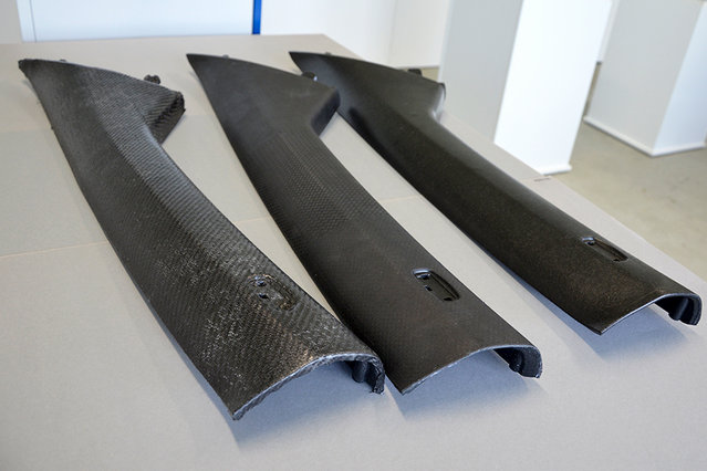 Sturdy and lightweight: A-pillar cladding, woolly and with laser texture