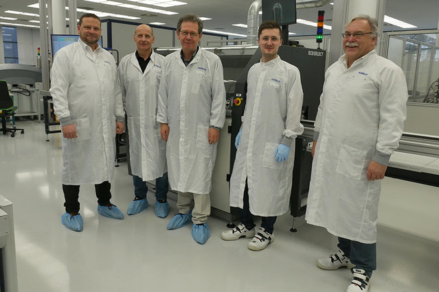 Working together for the ROSE-L mission (from right to left): Harald Arlt and Christian Lausch from Airbus and Ersa colleagues Jürgen Friedrich, Lothar Rodemers and Mark Birl Working together for the ROSE-L mission (from right to left): Harald Arlt and Christian Lausch from Airbus and Ersa colleagues Jürgen Friedrich, Lothar Rodemers and Mark Birl