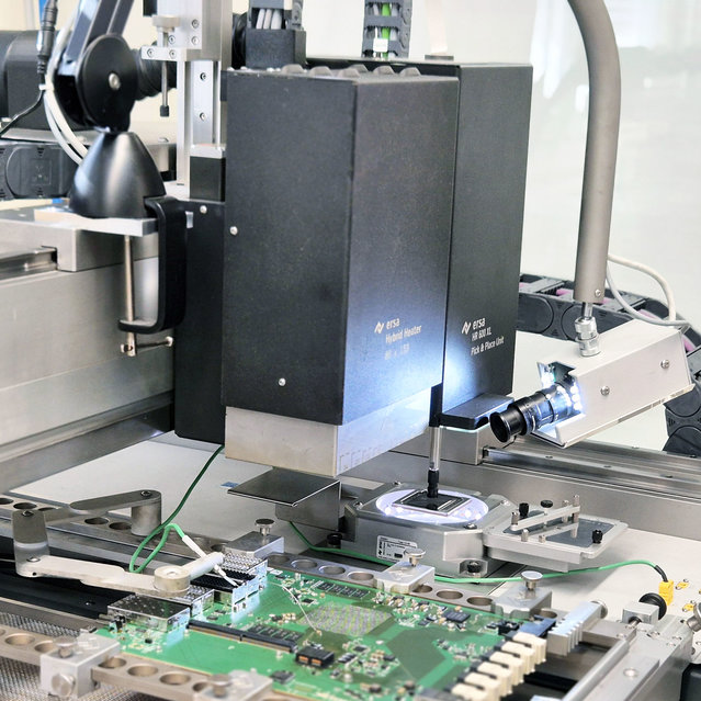 Automatic BGA soldering Automatic BGA soldering