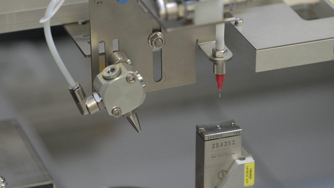 Automatic flux nozzle cleaning Automatic flux nozzle cleaning