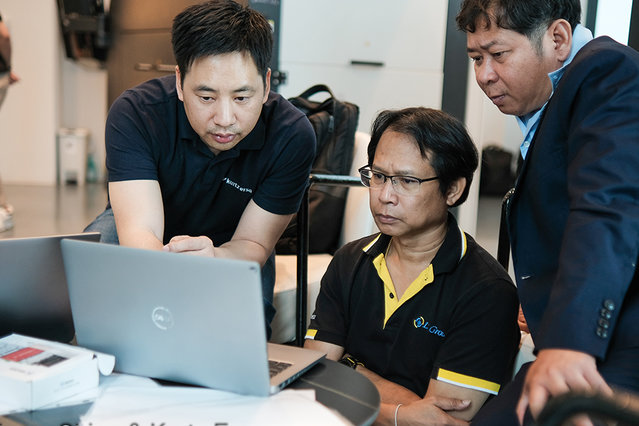 Concentrated service team (from left to right): Michael Feng, Mr. Ruit, Mr. Kheaw Concentrated service team (from left to right): Michael Feng, Mr. Ruit, Mr. Kheaw