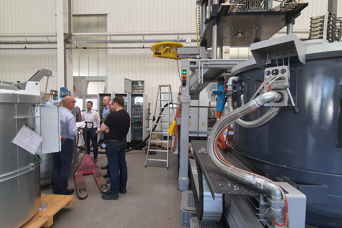 Alteams Finland during the preliminary acceptance test at the Kurtz machine factory in Kreuzwertheim