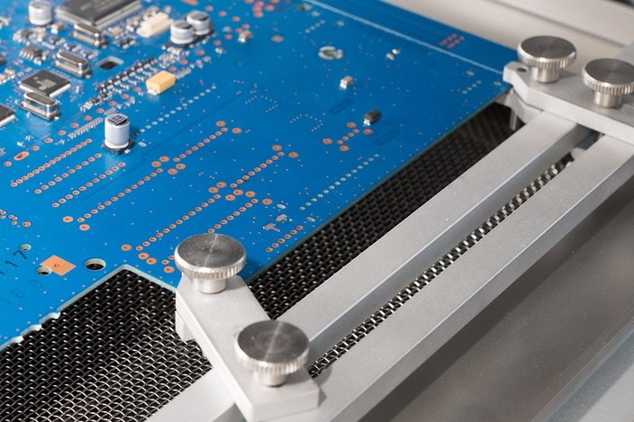 High Q Electronic Service relies on Ersa HR 550