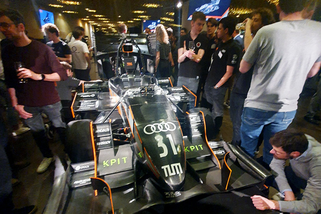 In close contact with TUfast Racer