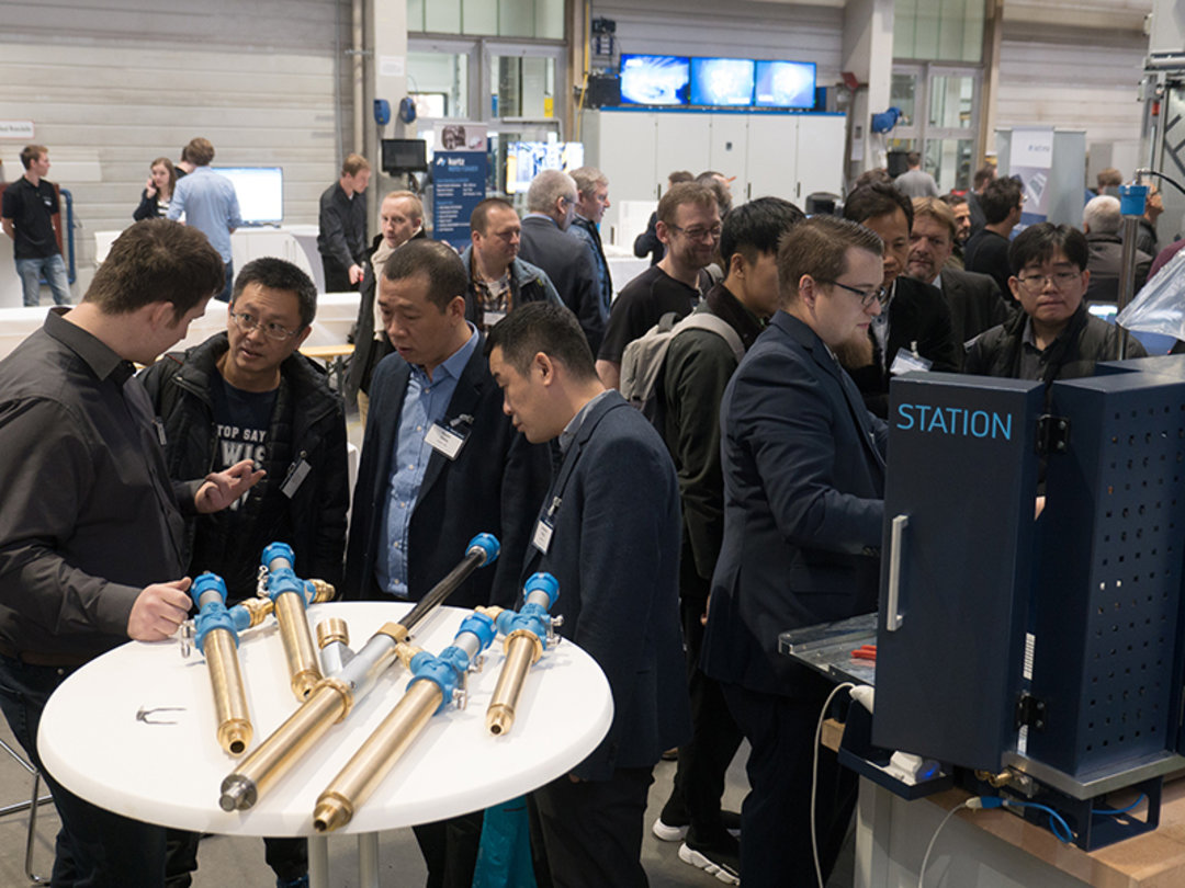 Service Station with Kurtz B-JET blue fill injectors