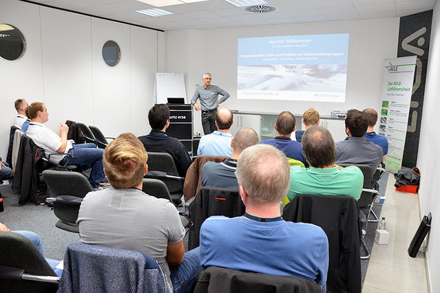Ersa Sales Manager Manfred Wolff bei der Begrüßung zur Tools-Roadshow in Wertheim