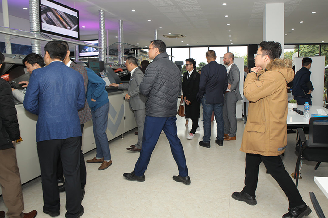 Kurtz Ersa Vietnam: Seeing is believing - "hands on" in the new showroom Kurtz Ersa Vietnam: Seeing is believing - "hands on" in the new showroom