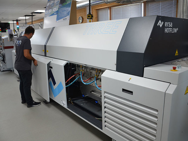 With the patented Smart-Cleaning cleaning system, the Ersa HOTFLOW THREE sets the benchmark and achieves maximum machine availability 