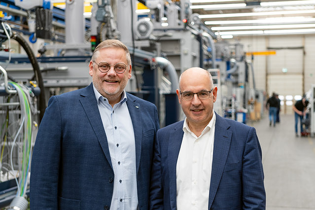 Thomas Mühleck, CEO Kurtz Ersa Group (left), and Andrea Carta, CEO Business Unit Moulding Machines