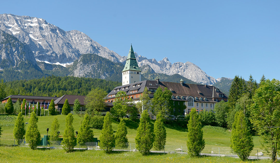 Schloss Elmau on the 7th of June in front of the panorama of the alps; source: Bundesregierung/Gottschalk Schloss Elmau on the 7th of June in front of the panorama of the alps; source: Bundesregierung/Gottschalk