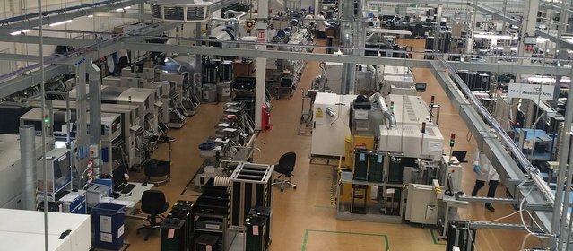 Vogelperspektive auf die Produtkion von Eaton MTL