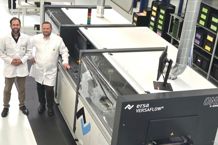 MTL Managing Director Fabian Larem (left) with Ersa Area Sales Manager Mark Birl next to the VERSAFLOW ONE X