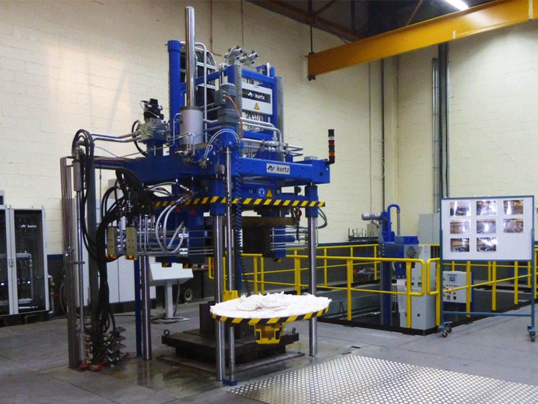 GOODYEAR produces its “moulds” on a Type AL 13-13 FSC Kurtz low-pressure casting machine, and they are then used in the European tyre factories