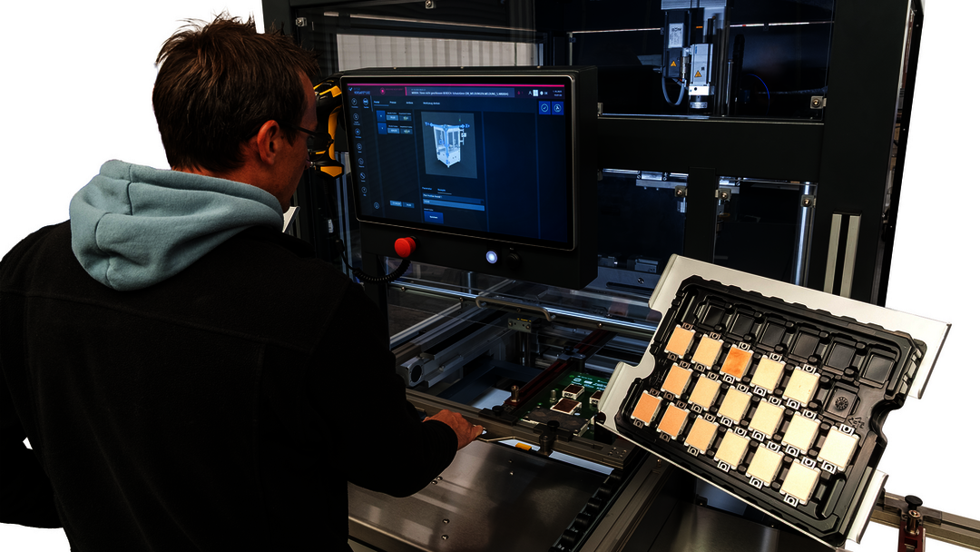 The goods carrier is pushed into the transport system with little force and the program is started