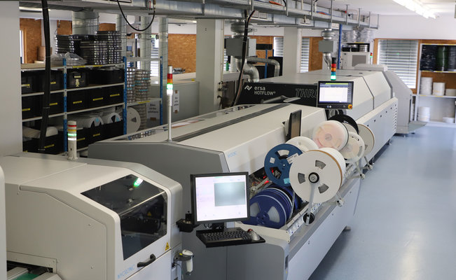 The HOTFLOW THREE in the electronics production of the Technical Alternative