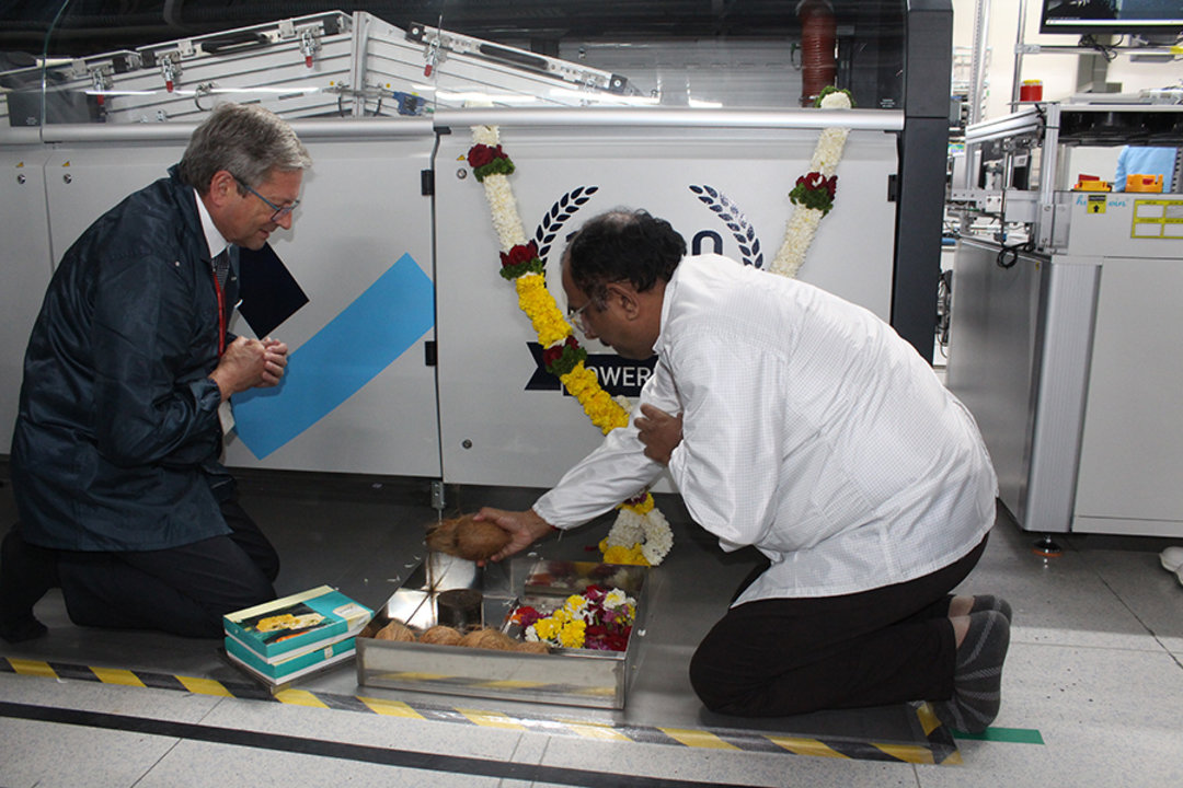 BN Shukla, Operations Director (right) and Rainer Krauss, General Sales Manager Ersa GmbH, at the “lighting of the lamp” ceremony in the Jabil factory in Pune