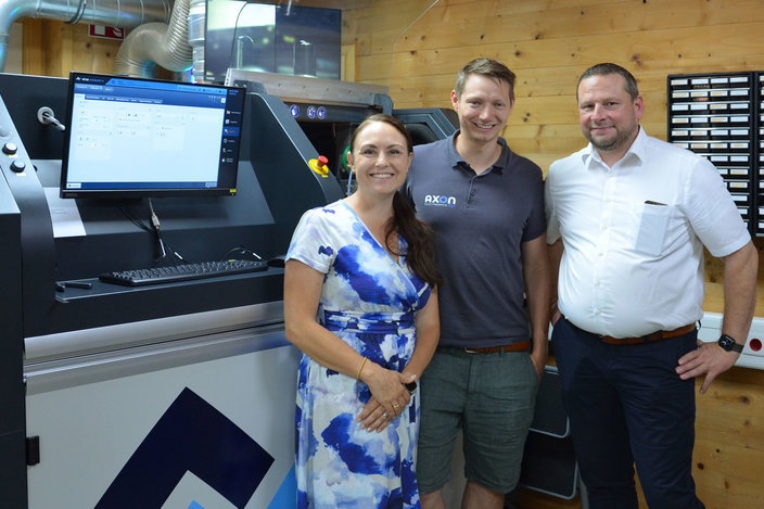 Strong partners: Martin Mader (center) with Sandra Paggen-Breu, General Manager Paggen GmbH, and Ersa Area Sales Manager Mark Birl