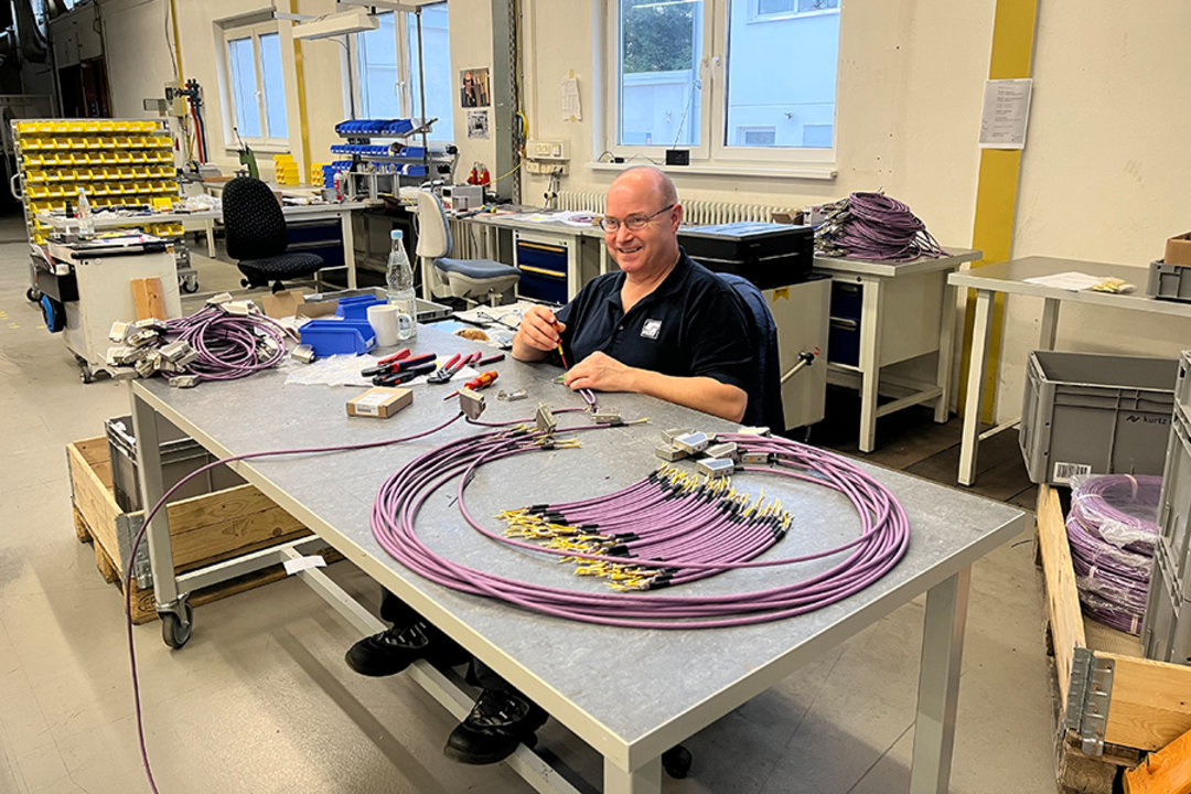 Sonnenbühl: Cable assembly at SCHILLER Automation GmbH