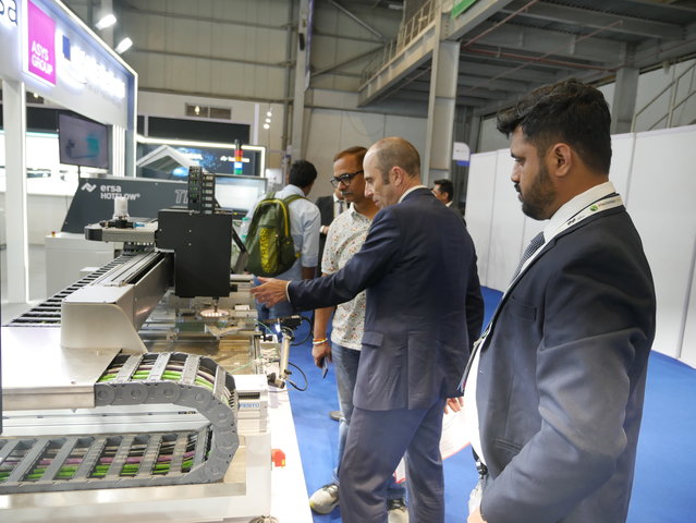 Live demonstration of the rework system HR 600P