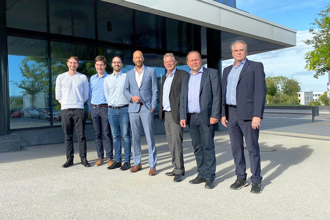 New cooperation partners (from left to right): LMI: Dawid Ziebura, Sven Scheres, Steffen Stahlhacke, Prof. Dr.-Ing. Johannes Henrich Schleifenbaum and Kurtz Ersa: CEO Rainer Kurtz, Technical Director Victor Romanov, Managing Director Uwe Rothaug New cooperation partners (from left to right): LMI: Dawid Ziebura, Sven Scheres, Steffen Stahlhacke, Prof. Dr.-Ing. Johannes Henrich Schleifenbaum and Kurtz Ersa: CEO Rainer Kurtz, Technical Director Victor Romanov, Managing Director Uwe Rothaug
