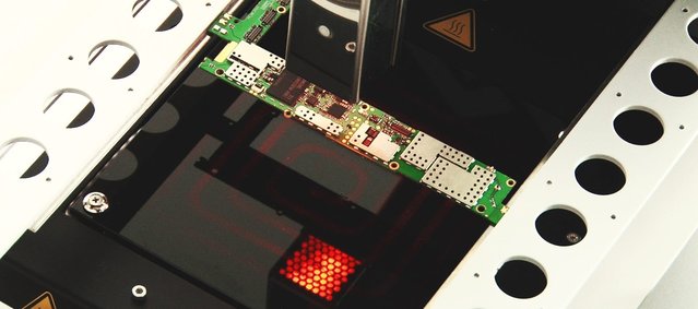 IR radiant heater on an HR 200 rework system