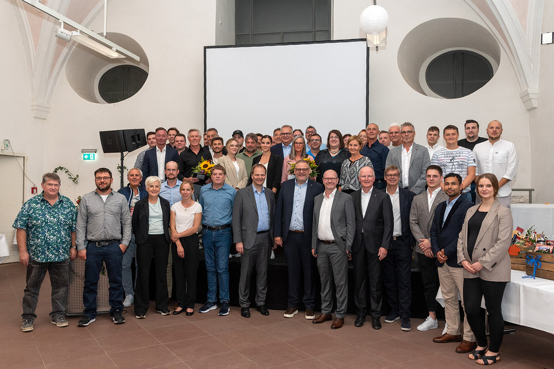 All jubilarians 2023 with members of the Kurtz Ersa Management Board