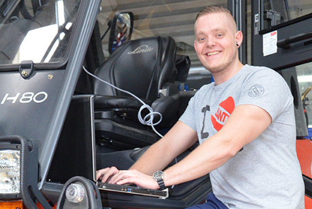 Jan Müssig: born on 22 January 1990, zodiac sign Aquarius; 2006 to 2009 apprenticeship as an industrial buyer with Kurtz Ersa, then alternative national service, qualification to attend a University of Applied Science, doing his Bachelor of Engineering u Jan Müssig: born on 22 January 1990, zodiac sign Aquarius; 2006 to 2009 apprenticeship as an industrial buyer with Kurtz Ersa, then alternative national service, qualification to attend a University of Applied Science, doing his Bachelor of Engineering un