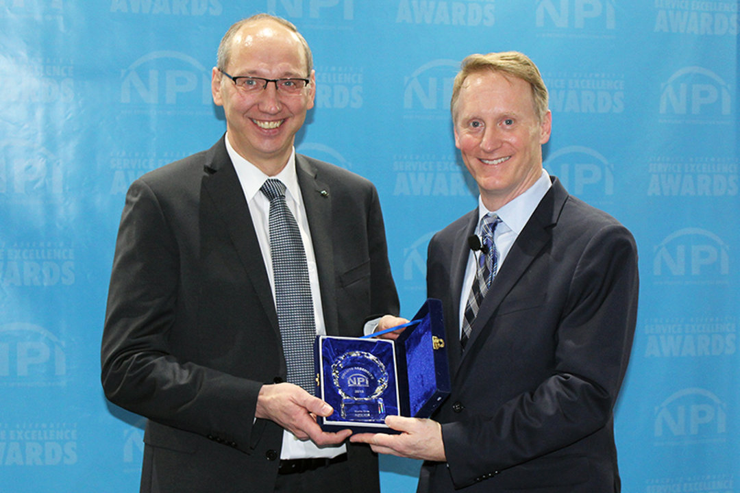 Selective soldering in large format and top quality: NPI Award winner VERSAFLOW 4 XL. Also awarded: the Rework System HR 600 XL for the high-quality repair of large electronic components up to 625 x 625 mm