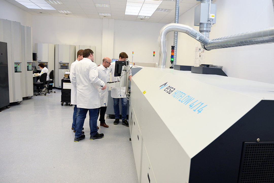 Ersa HOTFLOW 4/14 in HUND electronics production