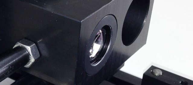 The switchable optics for variable magnification is a special feature of the rework system