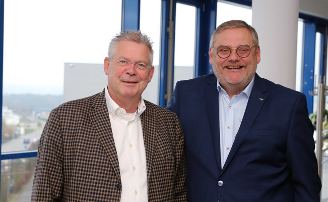 Press conference at Kurtz Ersa in December 2025: Rainer Kurtz, Chairman of the Kurtz Ersa Advisory Board (left), and Kurtz Ersa CEO Thomas Mühleck