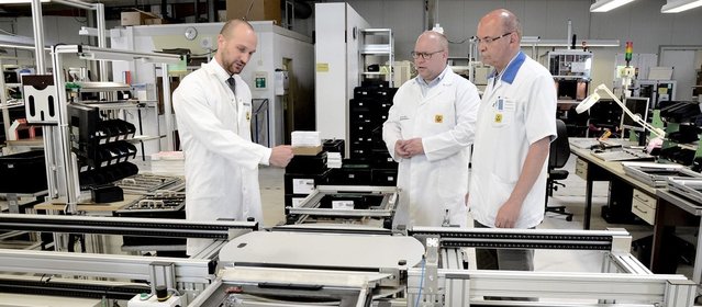 STG-BEIKIRCH relies on RFID technology in electronics production, which enables traceability, soldering program selection and return transport of the frames to the corresponding workstation STG-BEIKIRCH relies on RFID technology in electronics production, which enables traceability, soldering program selection and return transport of the frames to the corresponding workstation